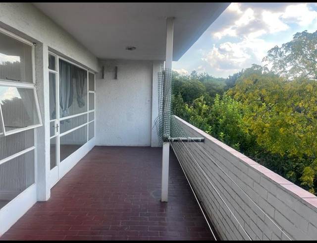 3 BEDROOM APARTMENT FOR SALE IN BRAMLEY PARK